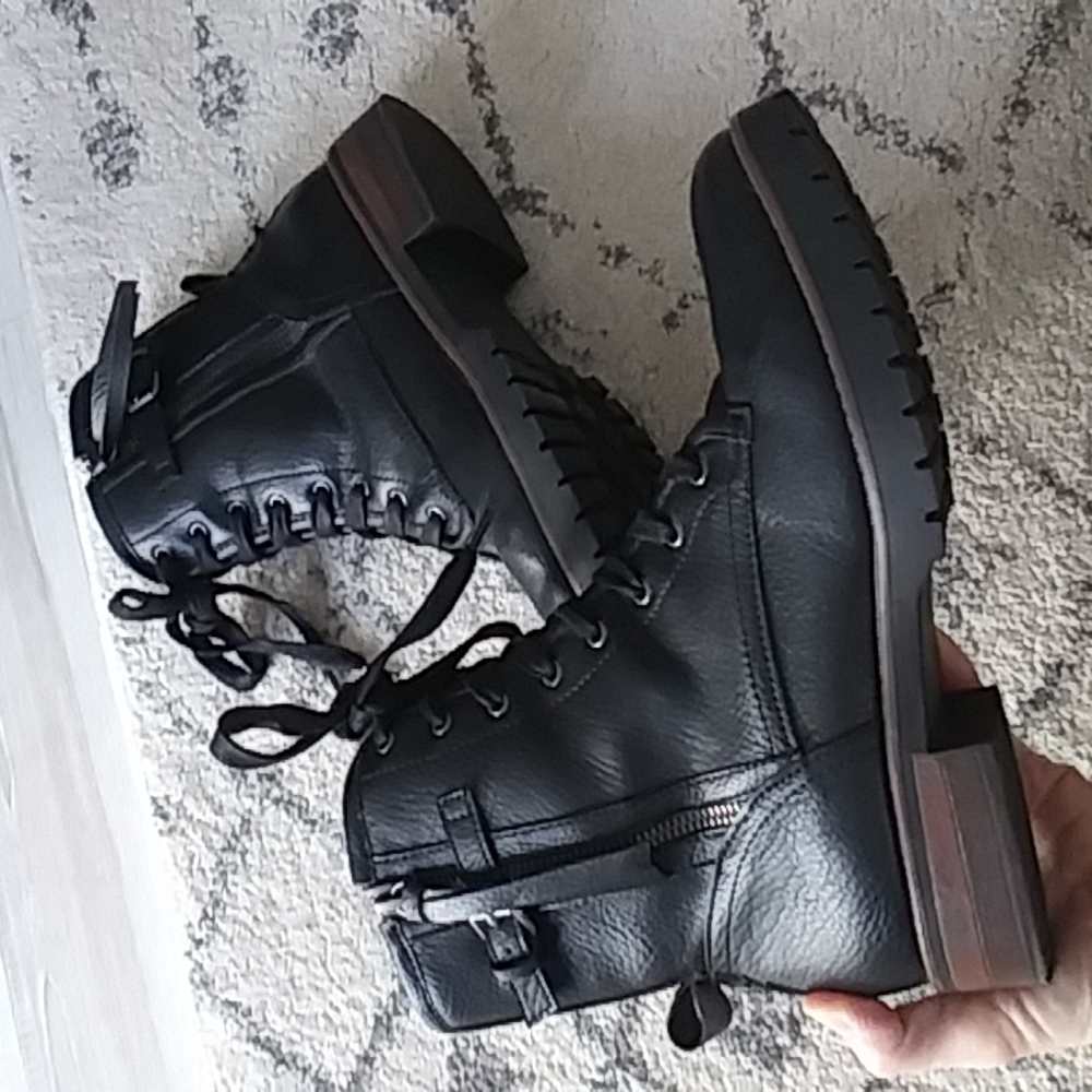 Kensie | Weslie black lace-up combat boots | 8.5